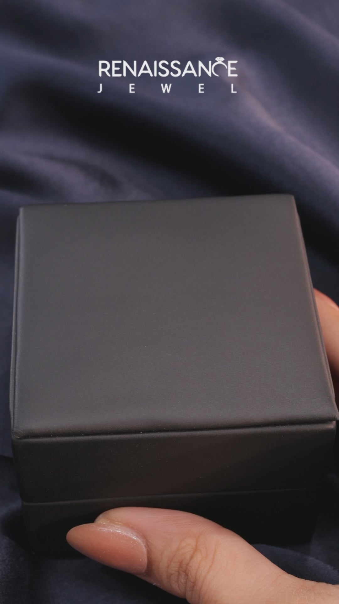 White gold Marquise Solitaire Diamond Ring with Filigree Band and Four-Prong Setting_27