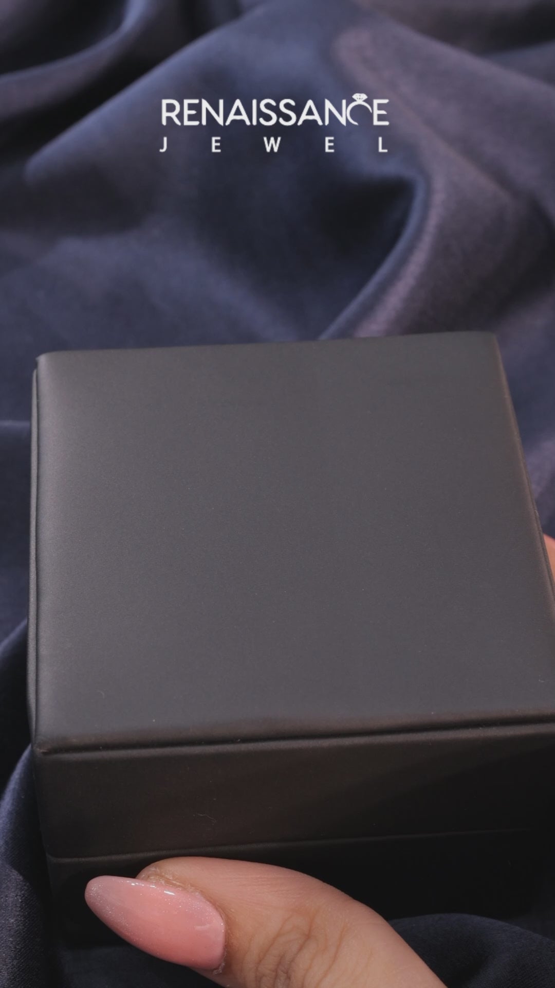 Silver Round Brilliant Three-Stone Diamond Ring with Pavé Band and Four-Prong Setting_24