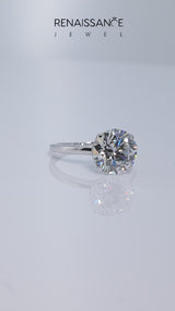 White gold Round Cut Diamond Solitaire Engagement Ring with Round Band and Four-Prong Setting