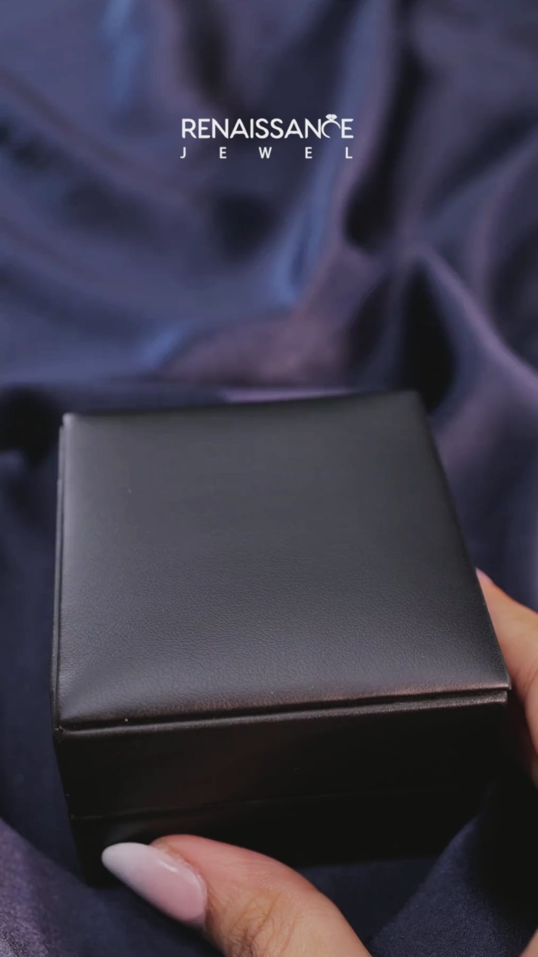 Platinum Oval Diamond Cluster Prong-Set Solitaire Ring 4