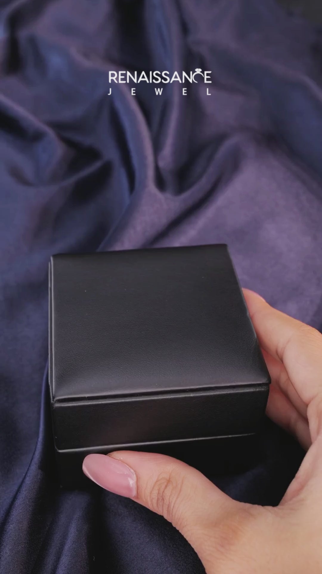 Platinum Marquise Cut Solitaire Diamond Ring with Four-Prong Setting and Classic Band 6