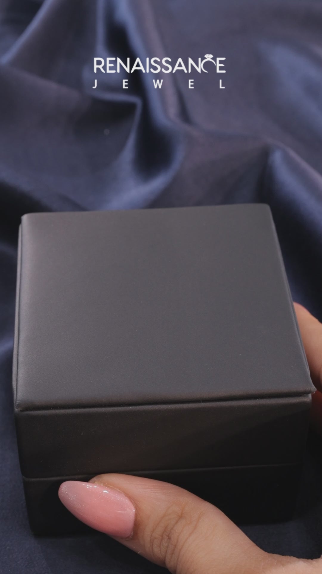 White gold Radiant Cut Solitaire Diamond Ring with Four-Prong Setting and Classic Band_98