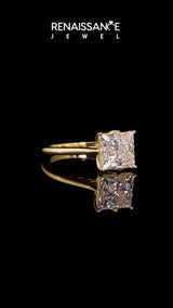 Yellow gold Princess Cut Diamond Solitaire Ring with Flower Prong Setting and Classic Band
