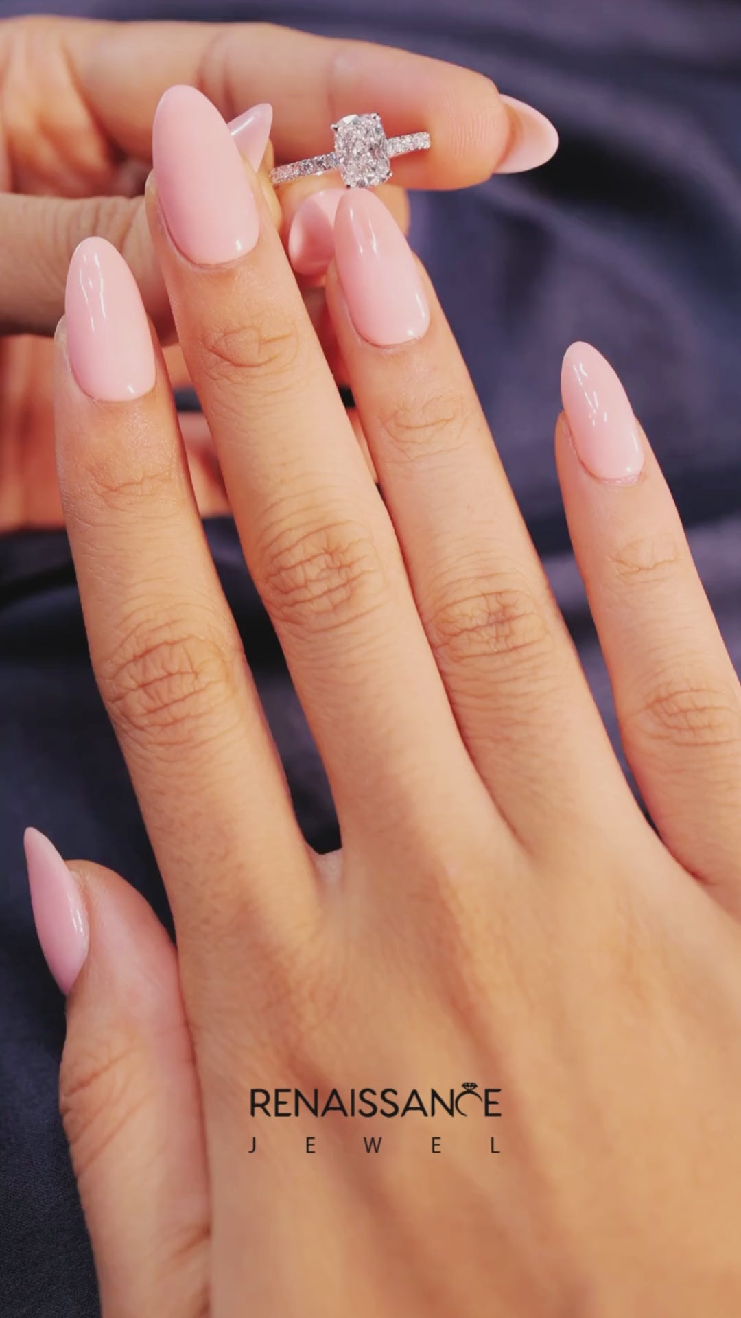 White gold Cushion Solitaire Diamond Pavé Band with Four-Prong Setting 7