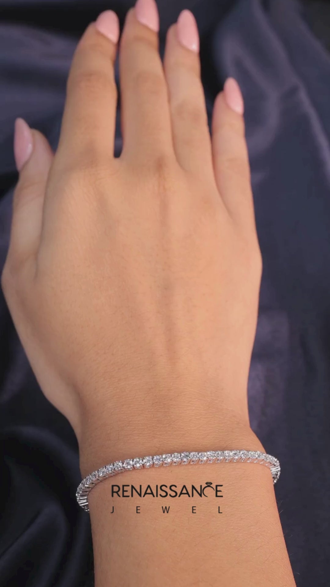 White gold Round Brilliant Diamond Tennis Bracelet with Prong Setting 6